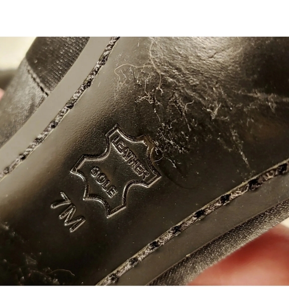 TORY BURCH Black Satin Round Toe/Gold Rhinestoned Block Hi-Heel Women's Size 7M - Picture 12 of 12